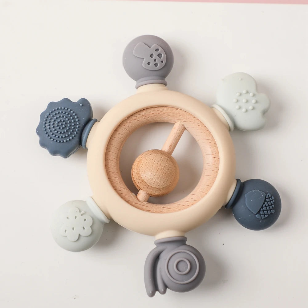 Прорезыватель-погремушка с силиконовыми элементами